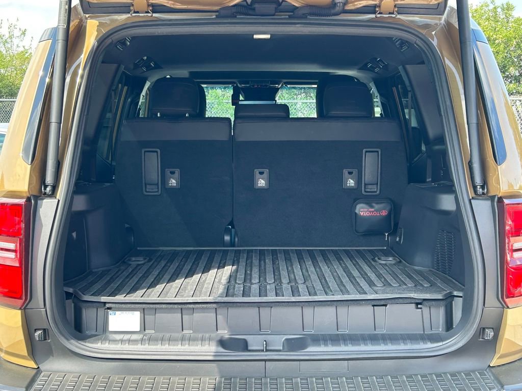 Used 2024 Toyota Land Cruiser w/ Premium Package image 15