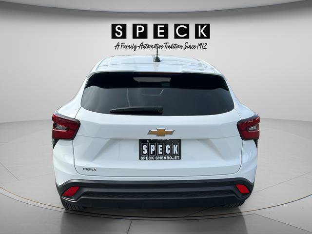 Used 2025 Chevrolet Trax LS FWD image 4