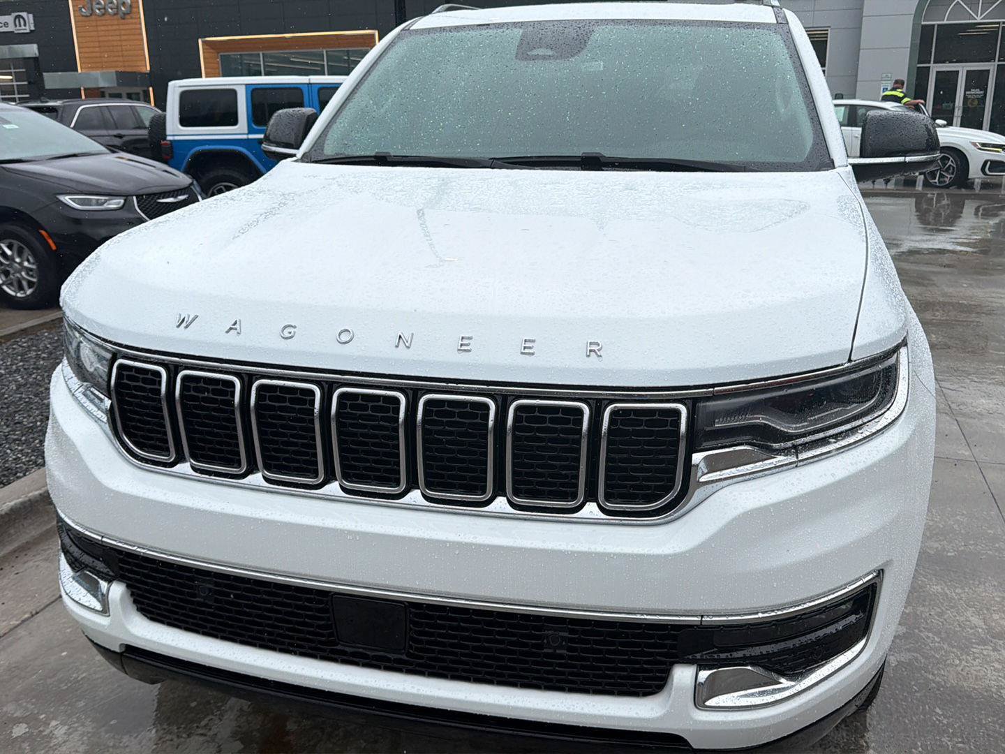 Used 2024 Jeep Wagoneer 4WD w/ Premium Group I image 8
