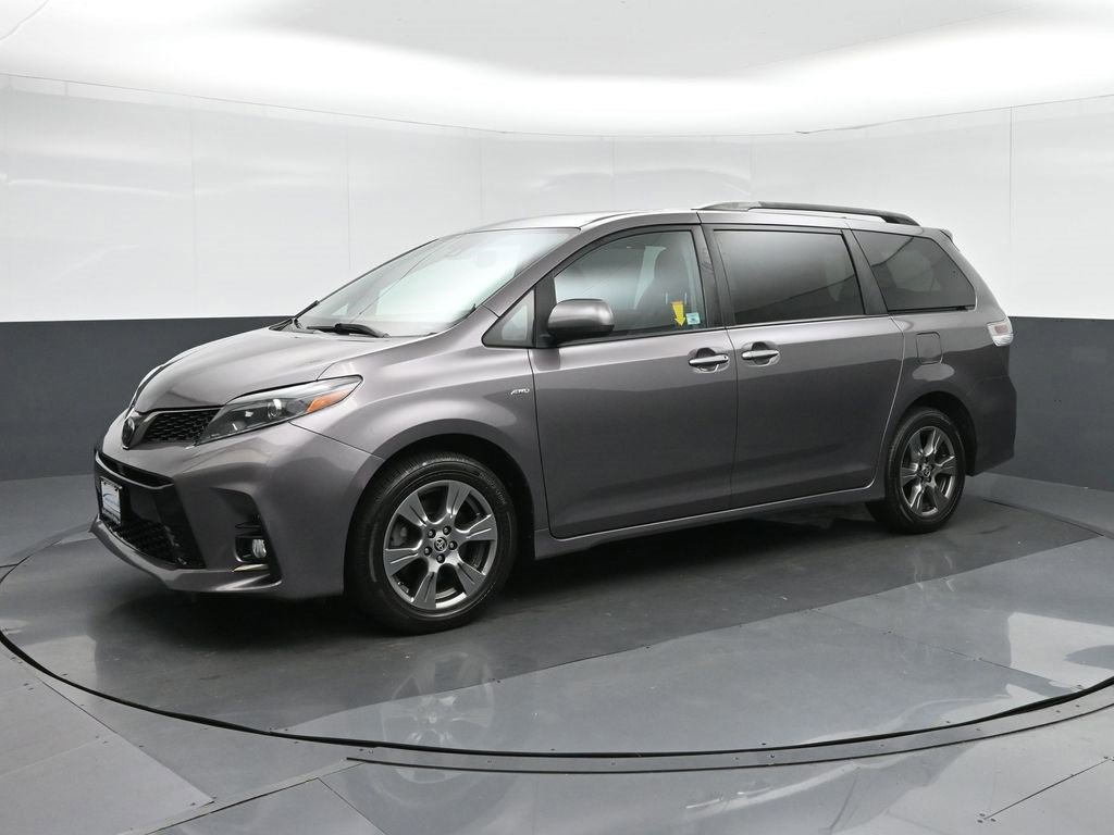 Used 2020 Toyota Sienna SE Premium image 3