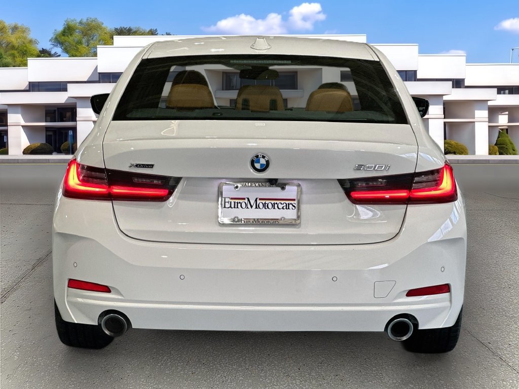 Used 2024 BMW 330i xDrive Sedan w/ Premium Package AWD/4WD image 6