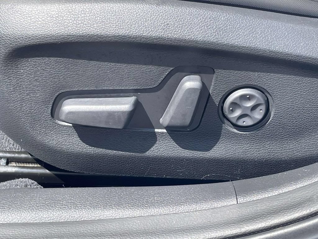 Used 2019 Hyundai Sonata Limited w/ Ultimate Package 02 FWD image 17