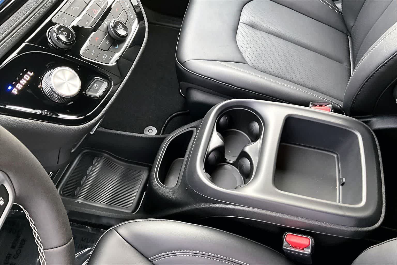 New 2026 Chrysler Pacifica Select AWD/4WD image 17