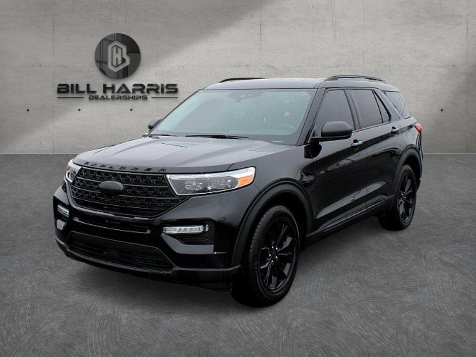 Used 2023 Ford Explorer XLT w/ Equipment Group 202A image 3
