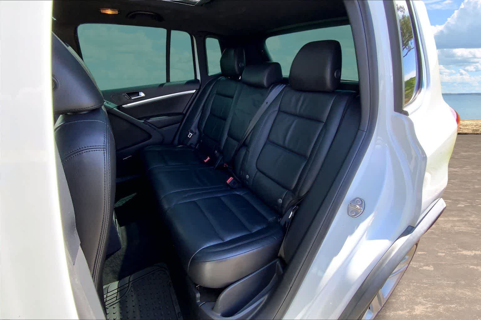 Used 2015 Volkswagen Tiguan R-Line FWD image 28