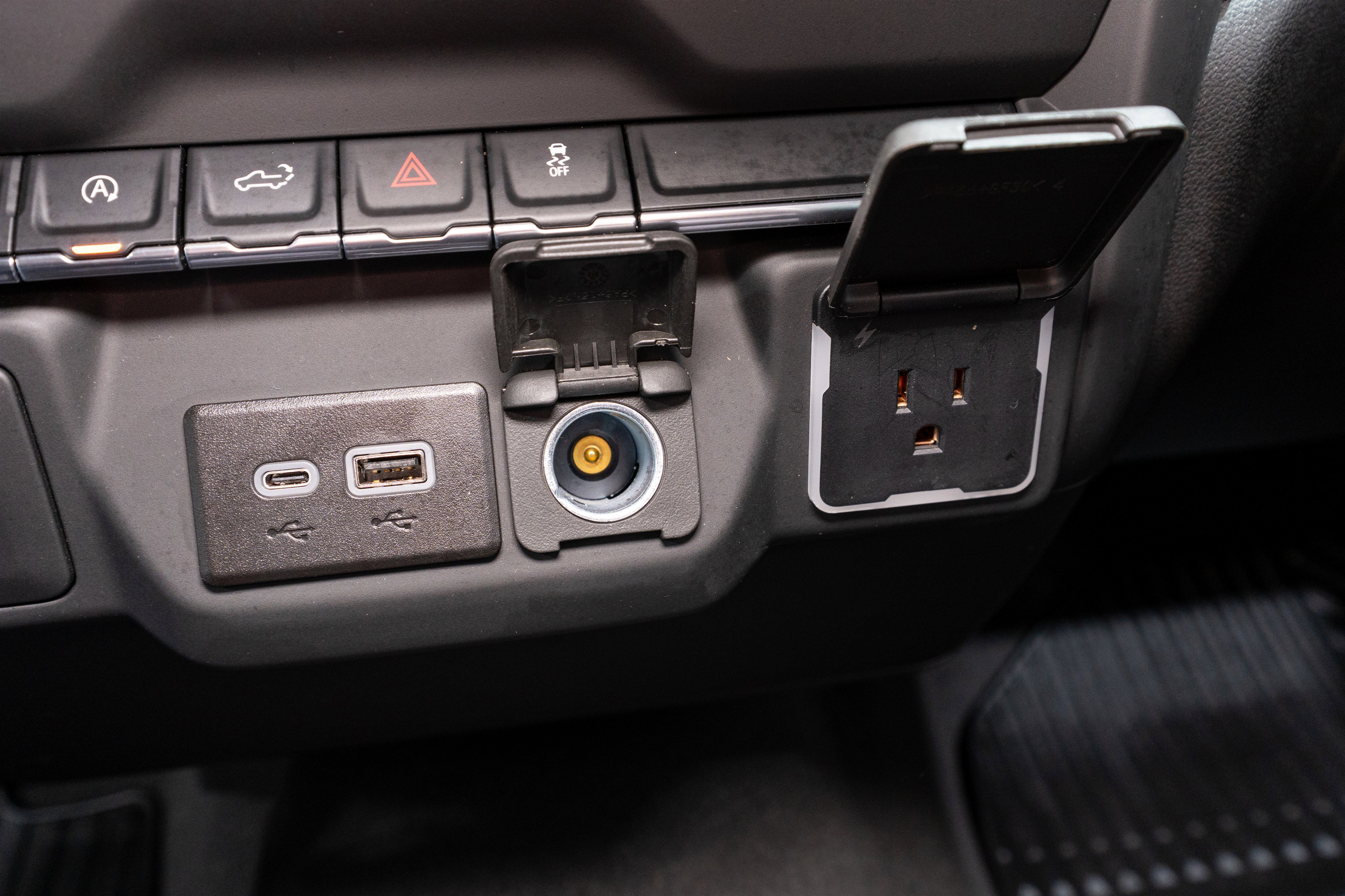 Used 2024 Chevrolet Silverado 1500 Custom image 22