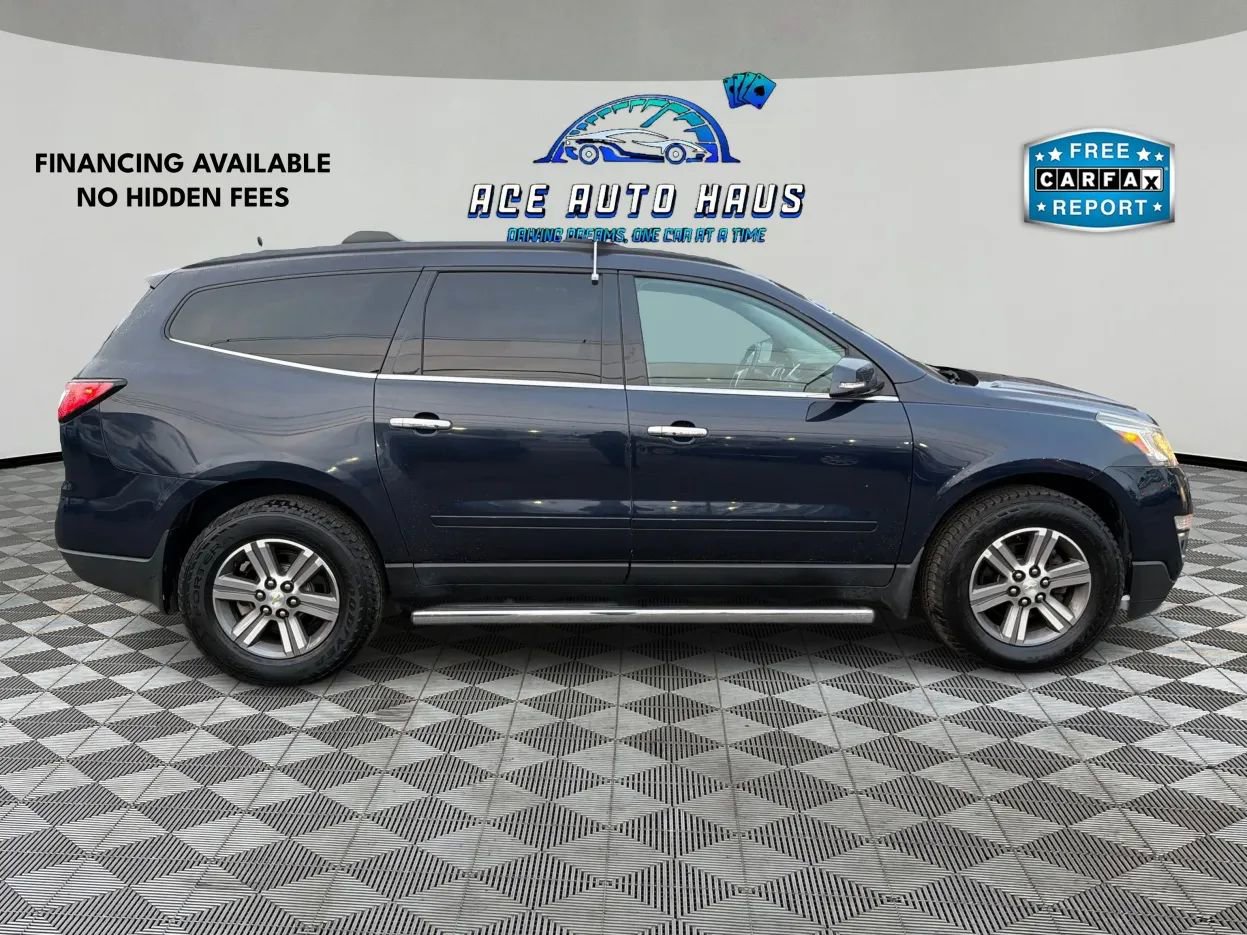 Used 2017 Chevrolet Traverse LT image 8