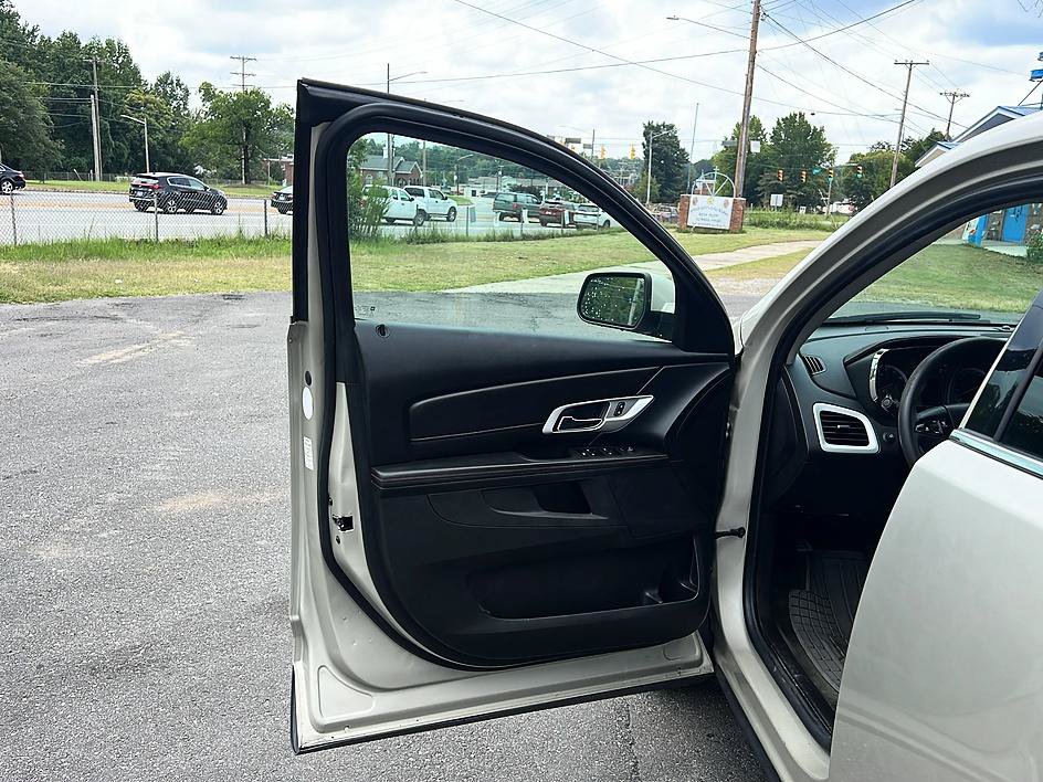 Used 2015 GMC Terrain SLE AWD/4WD image 26