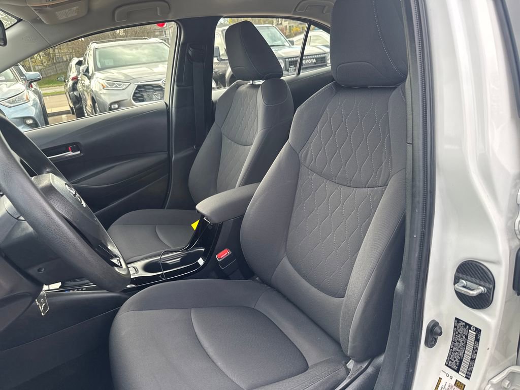 Used 2020 Toyota Corolla LE FWD image 14