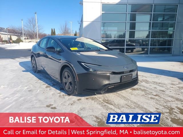 Used 2023 Toyota Prius LE image 1