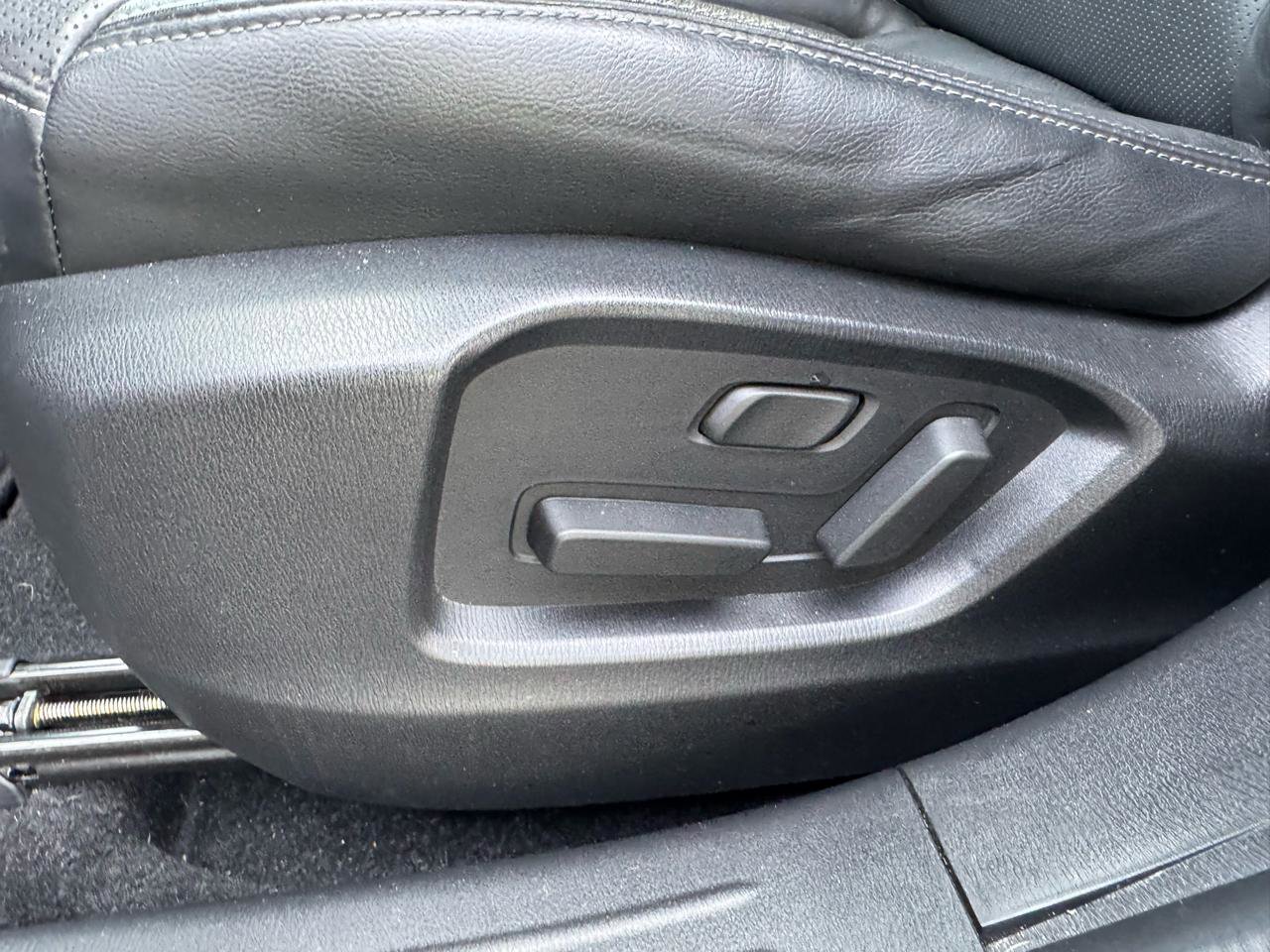 Used 2022 MAZDA CX-9 Touring image 17