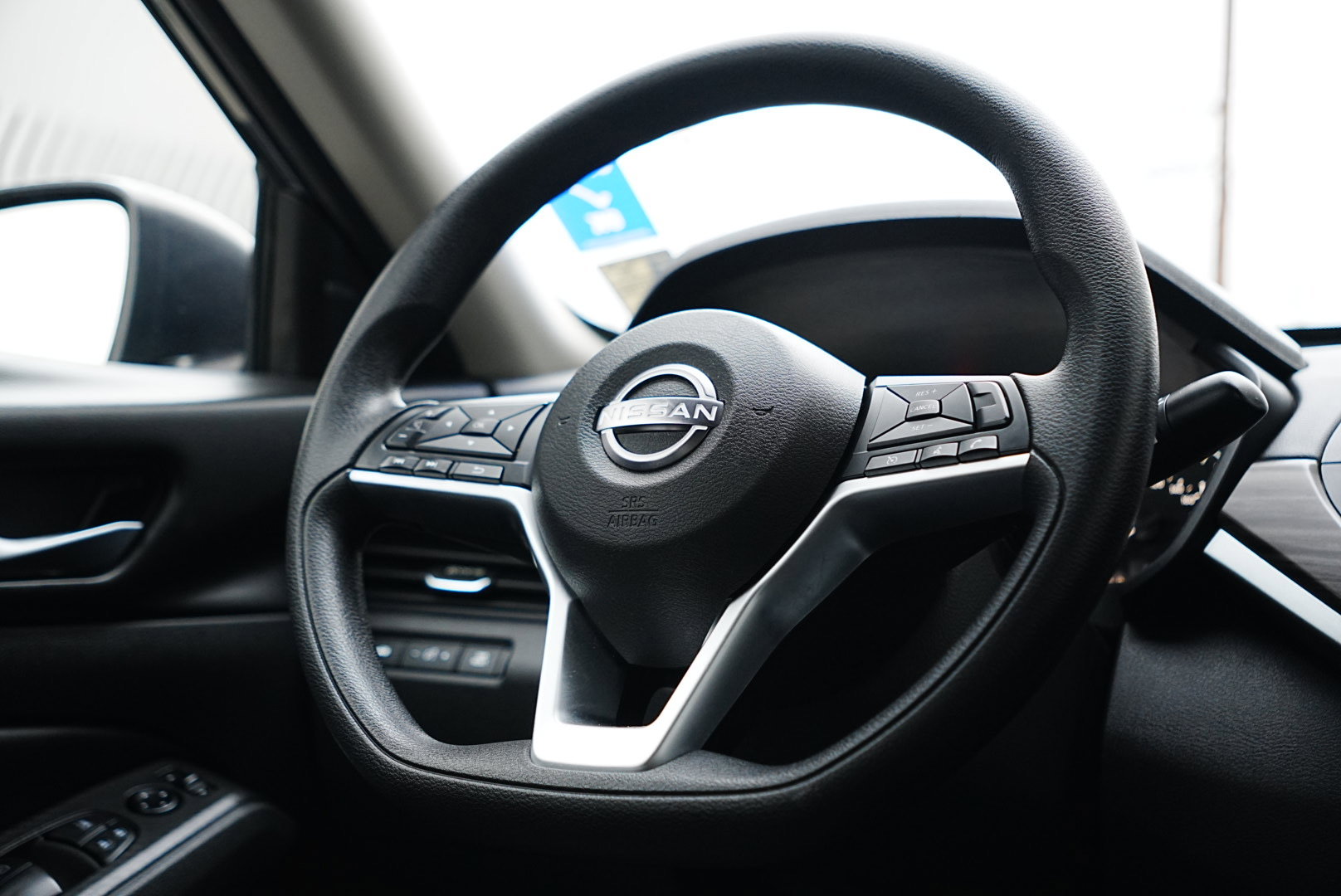 Used 2024 Nissan Altima 2.5 SV image 18