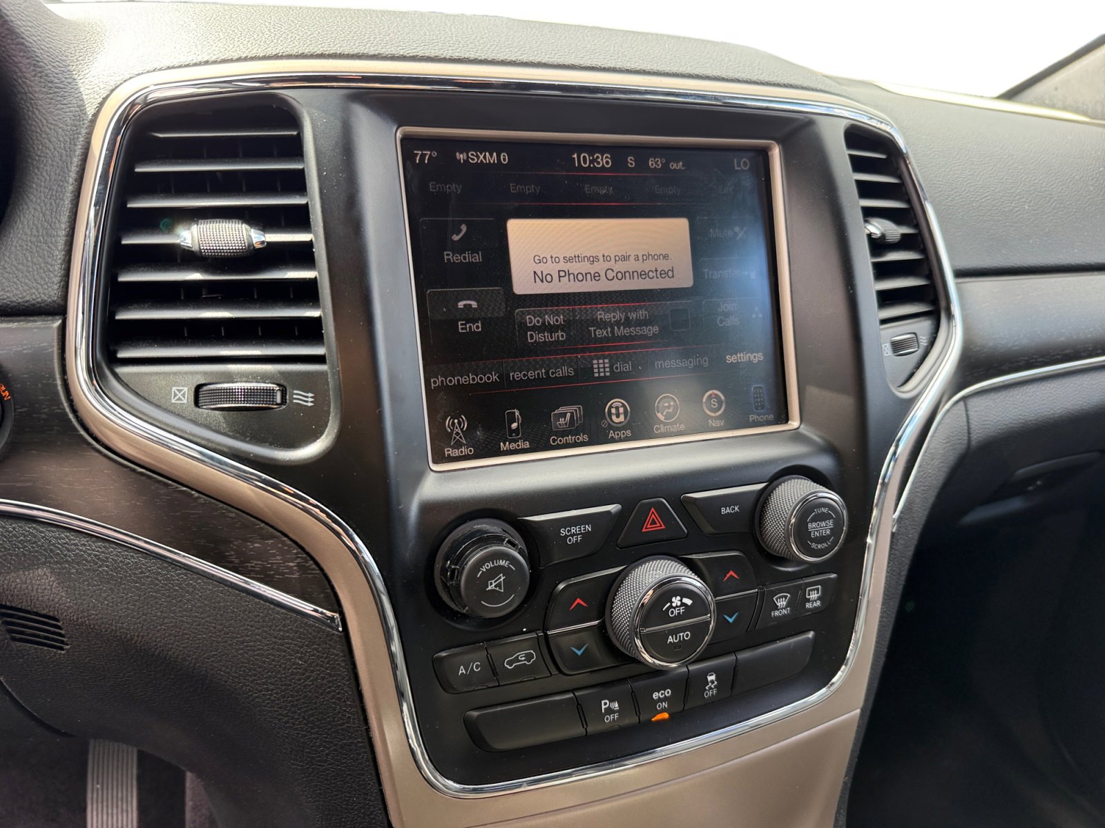 Used 2015 Jeep Grand Cherokee Limited w/ Luxury Group II image 12