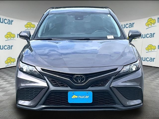 Used 2023 Toyota Camry SE FWD image 3