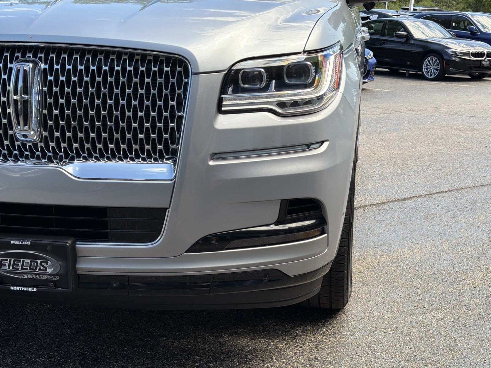 Used 2023 Lincoln Navigator Reserve AWD/4WD image 9