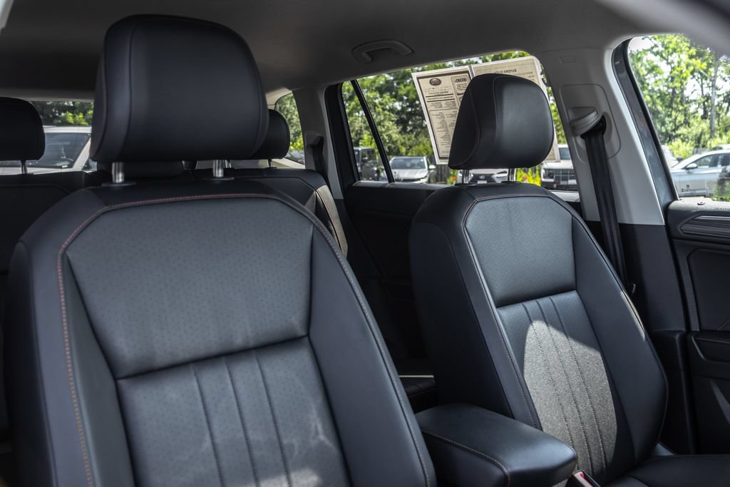 Certified 2024 Volkswagen Tiguan Wolfsburg Edition AWD/4WD image 33