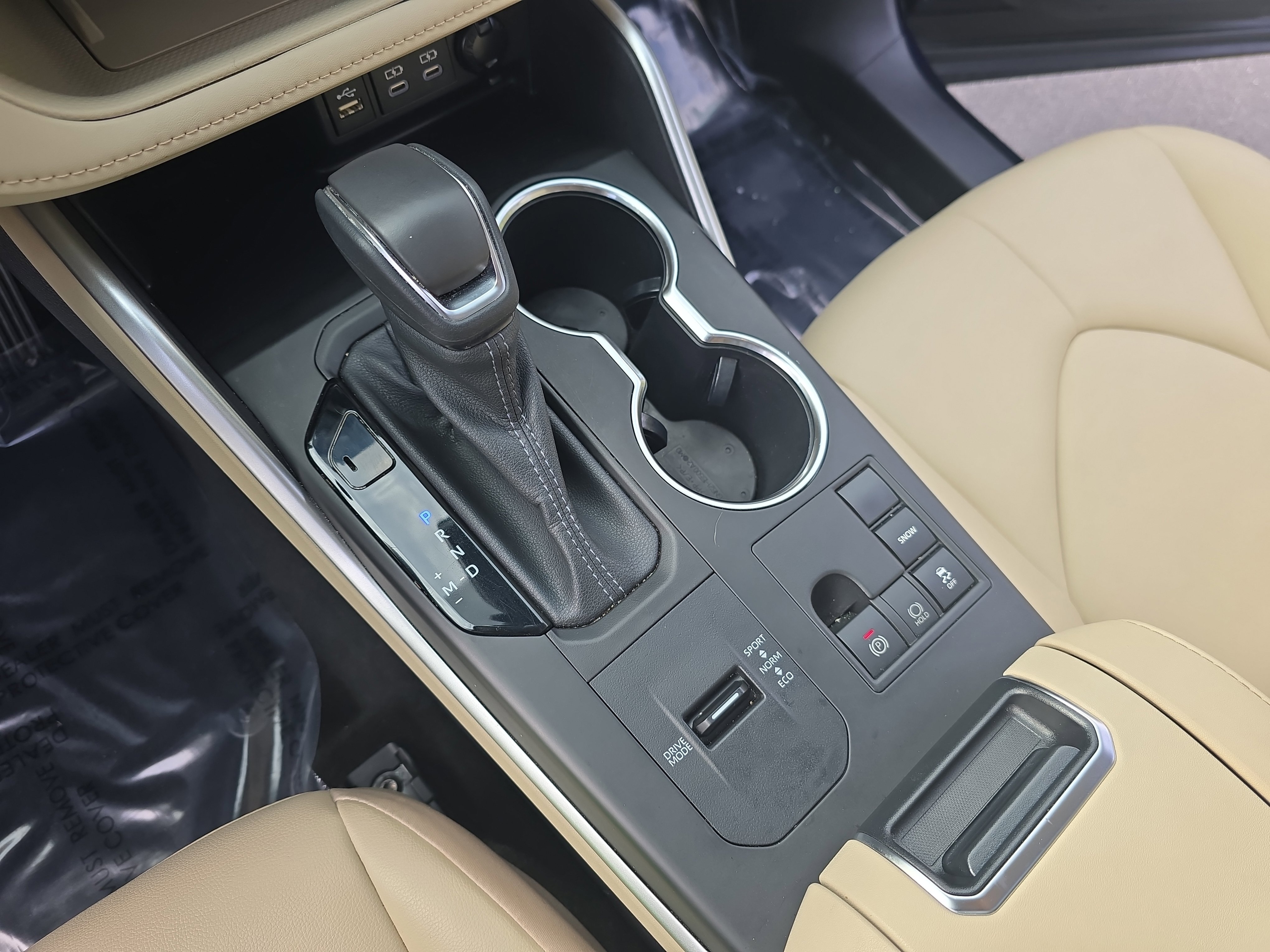 Used 2023 Toyota Highlander XLE image 26