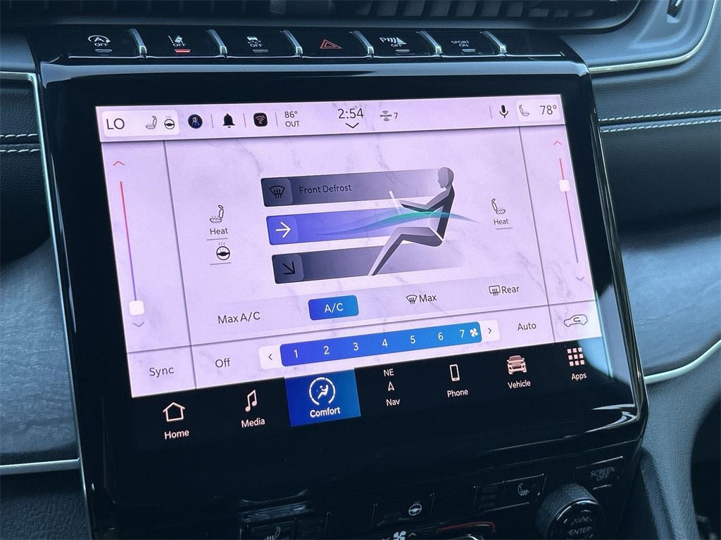 Used 2025 Jeep Grand Cherokee Limited w/ Black Appearance Package image 12