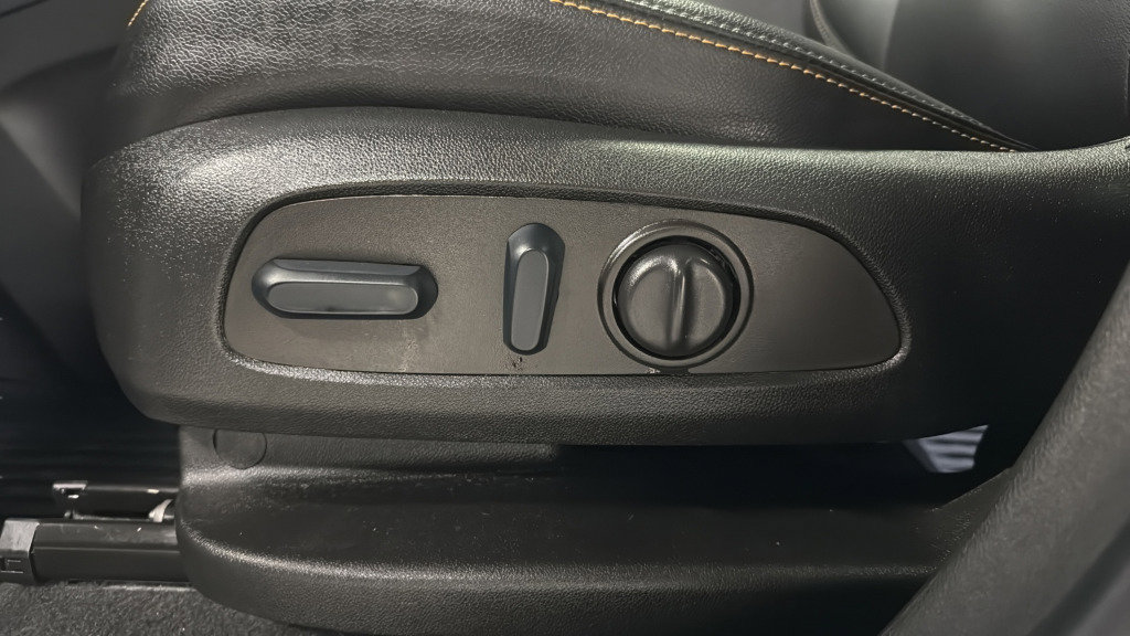 Used 2022 Chevrolet Equinox Premier image 17