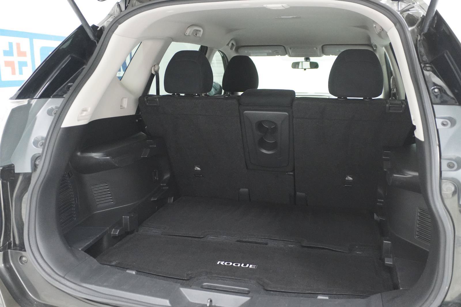 Used 2016 Nissan Rogue S w/ Appearance Package FWD image 32