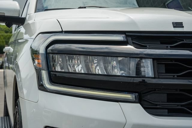 Used 2024 Ford Expedition Limited AWD/4WD image 19