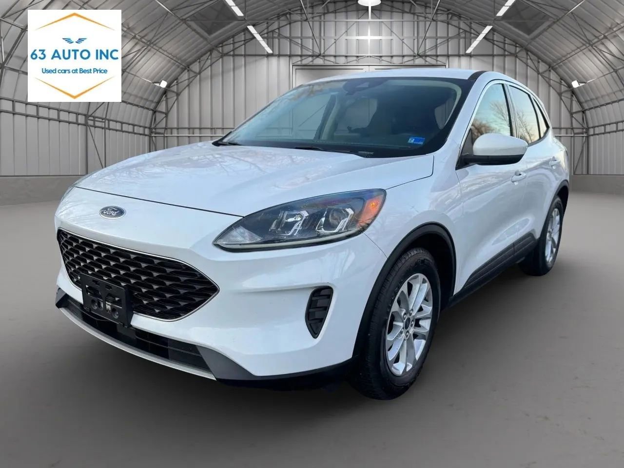 Used 2020 Ford Escape SE image 1