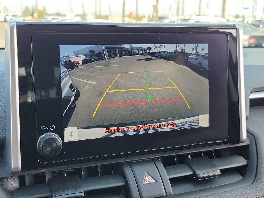 Used 2025 Toyota RAV4 XLE AWD/4WD image 30