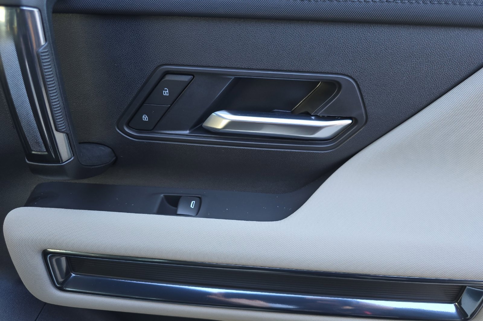 New 2026 GMC Hummer EV SUV w/ LPO, Sport Package image 19