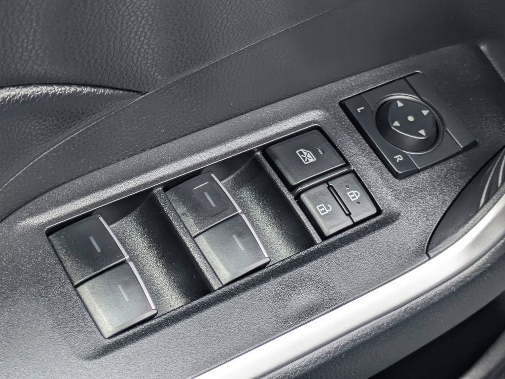 Used 2025 Toyota RAV4 XLE AWD/4WD image 23