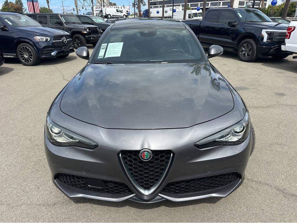 Used 2022 Alfa Romeo Giulia Ti AWD/4WD image 2