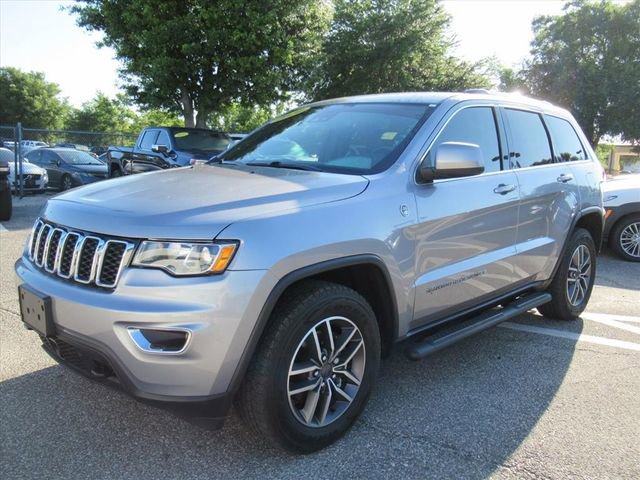 Used 2020 Jeep Grand Cherokee Laredo w/ Quick Order Package 2BN North AWD/4WD image 3