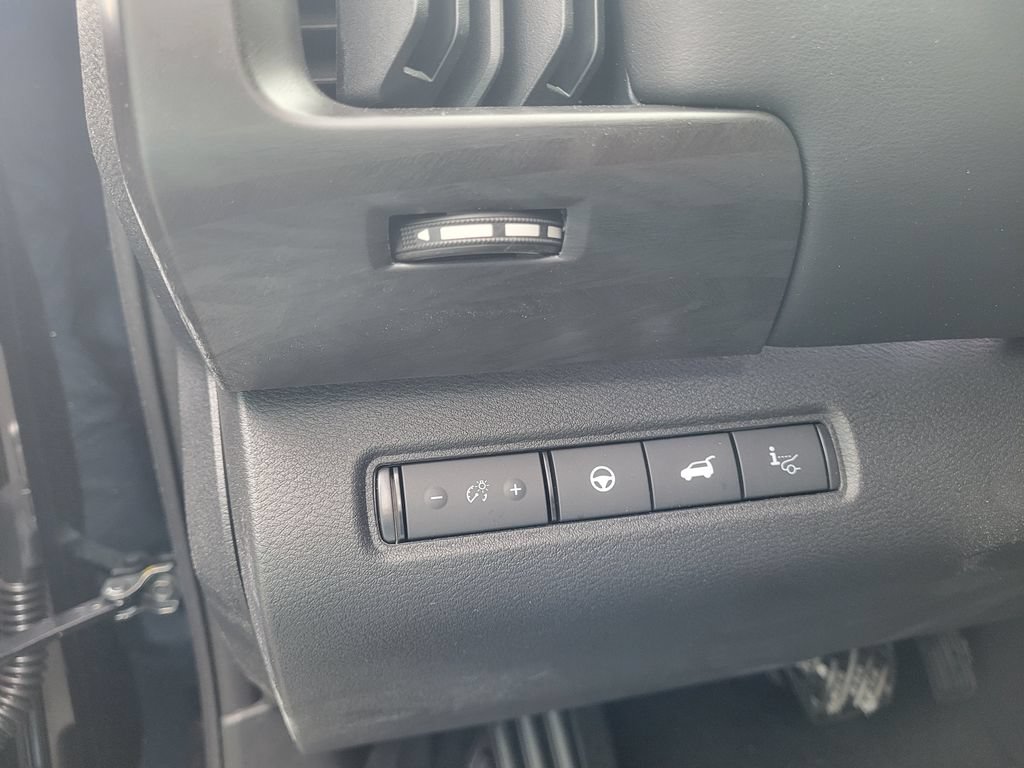 New 2026 Nissan Pathfinder Platinum AWD/4WD image 16