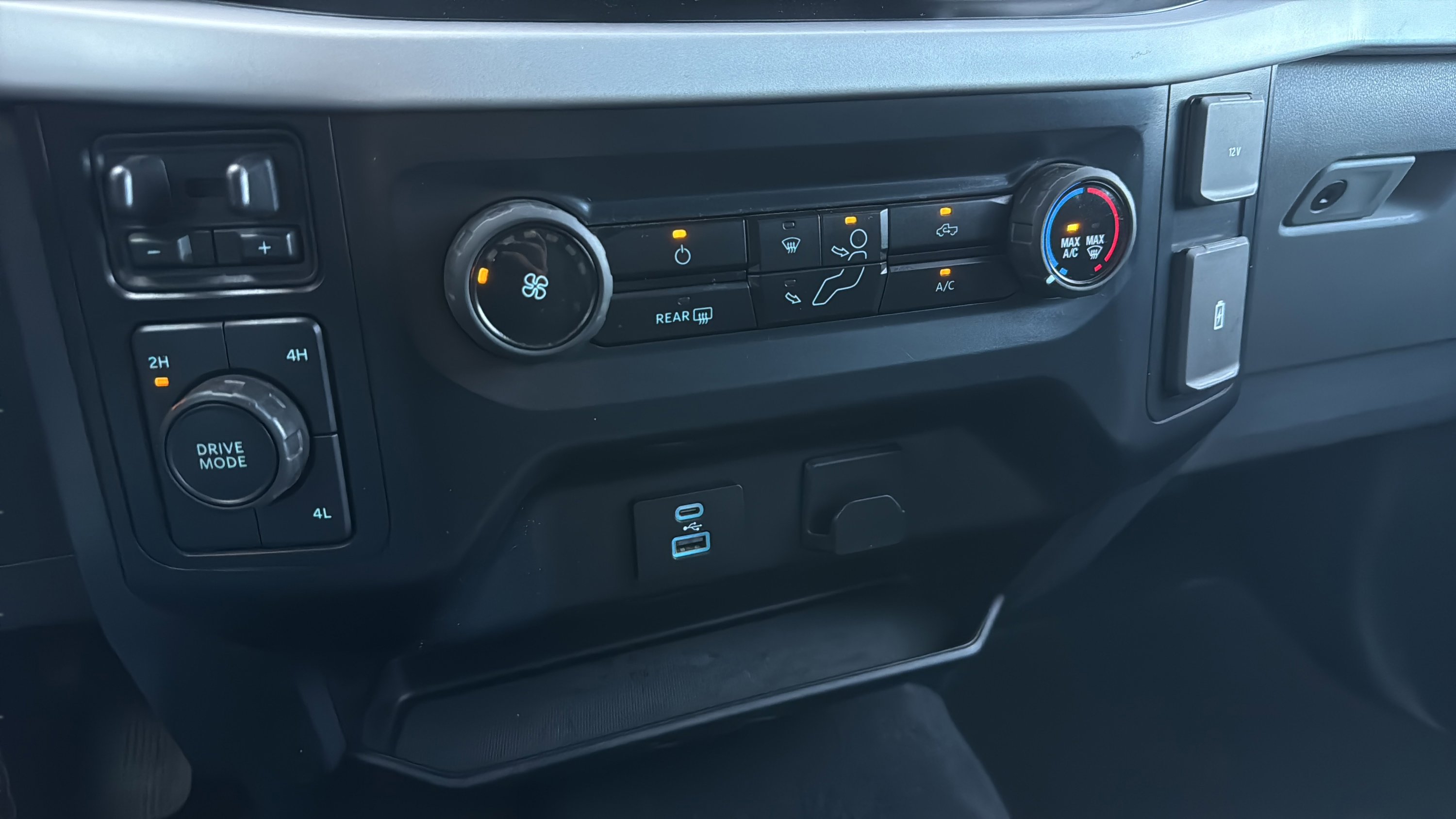 Used 2023 Ford F150 XLT w/ Trailer Tow Package image 21