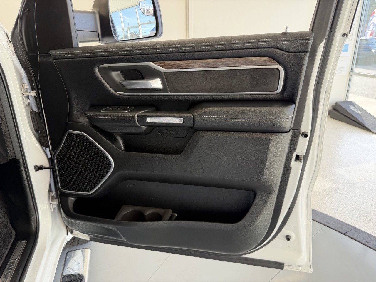 Used 2020 RAM 1500 Laramie image 45