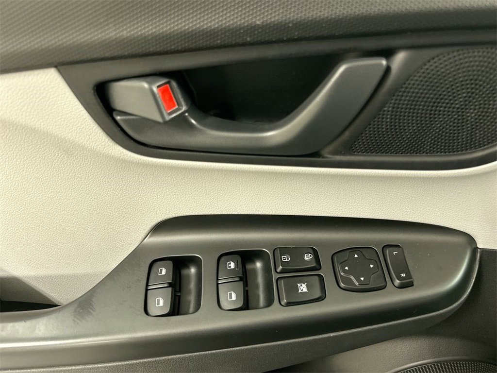 Used 2023 Hyundai Kona SE w/ Cargo Package image 11
