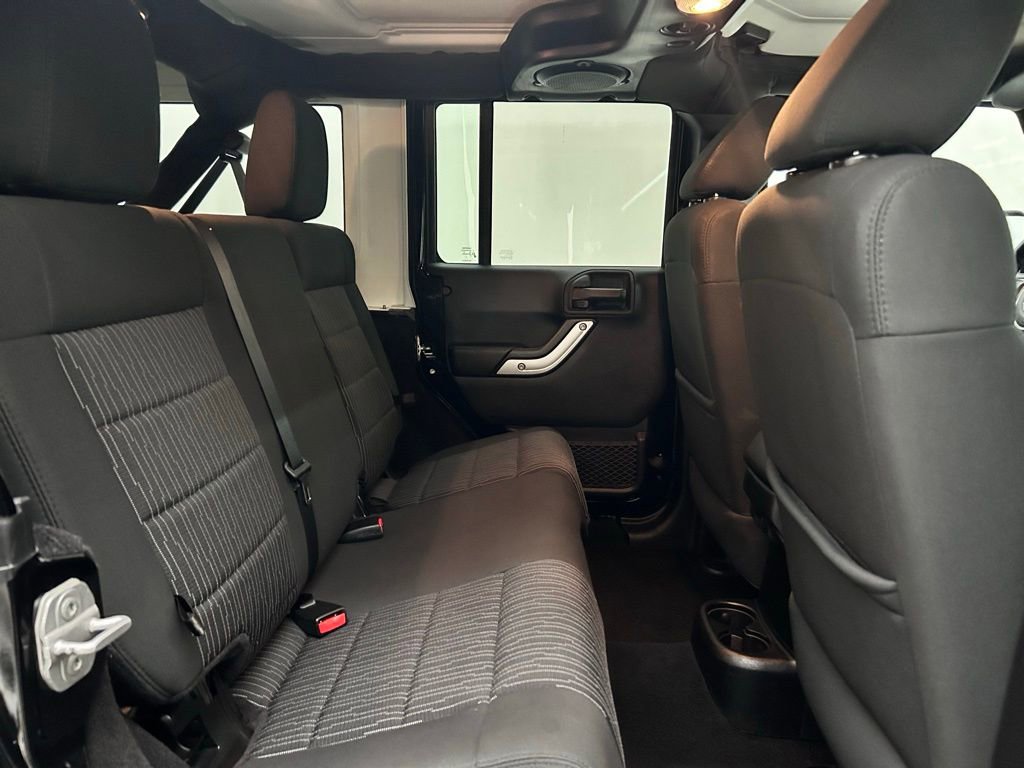 Used 2012 Jeep Wrangler Unlimited Rubicon w/ Connectivity Group image 13