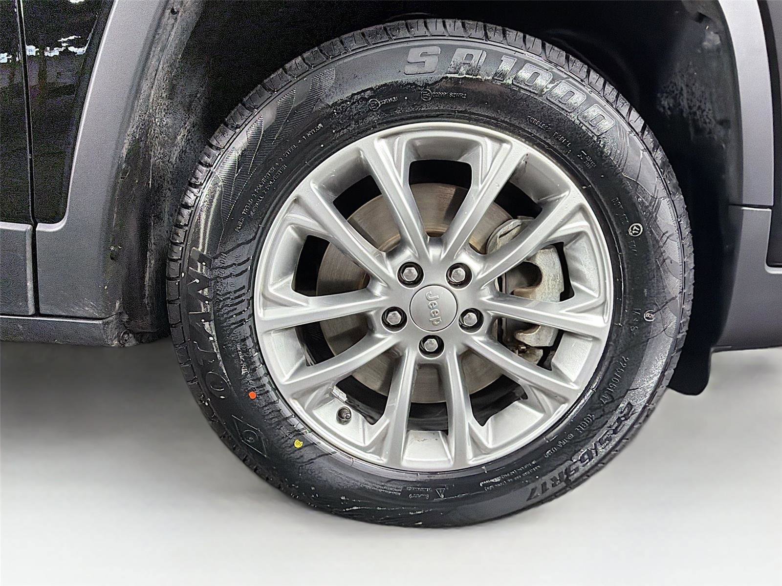 Used 2022 Jeep Cherokee Latitude Lux AWD/4WD image 32