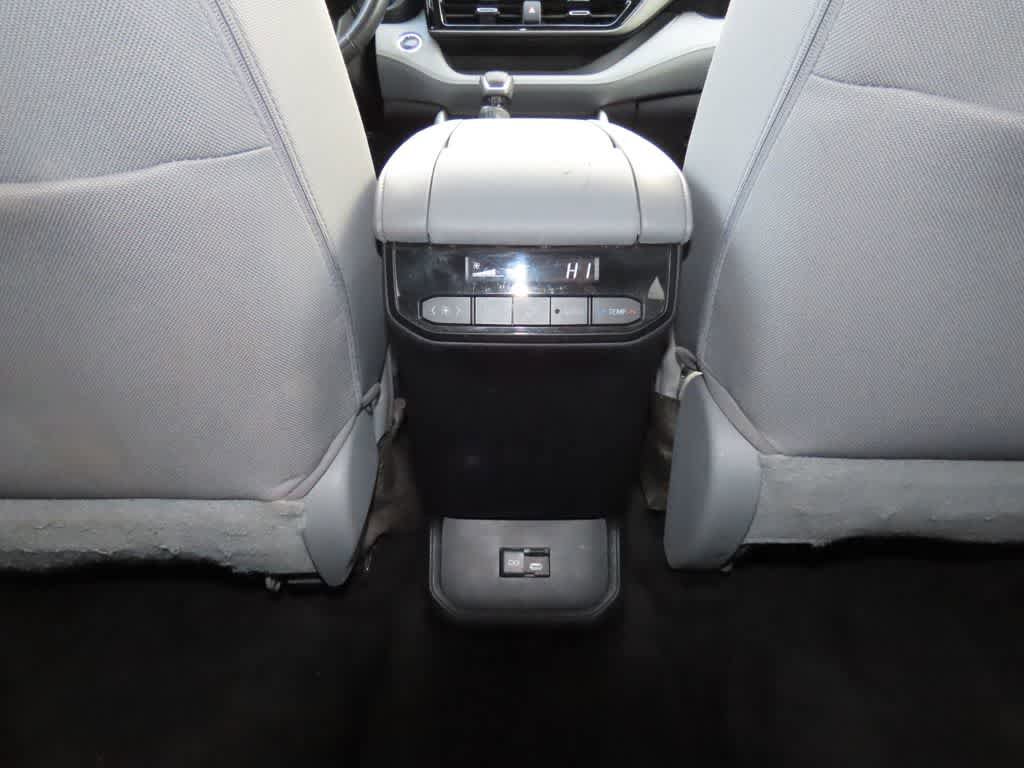 Used 2023 Toyota Highlander LE AWD/4WD image 23