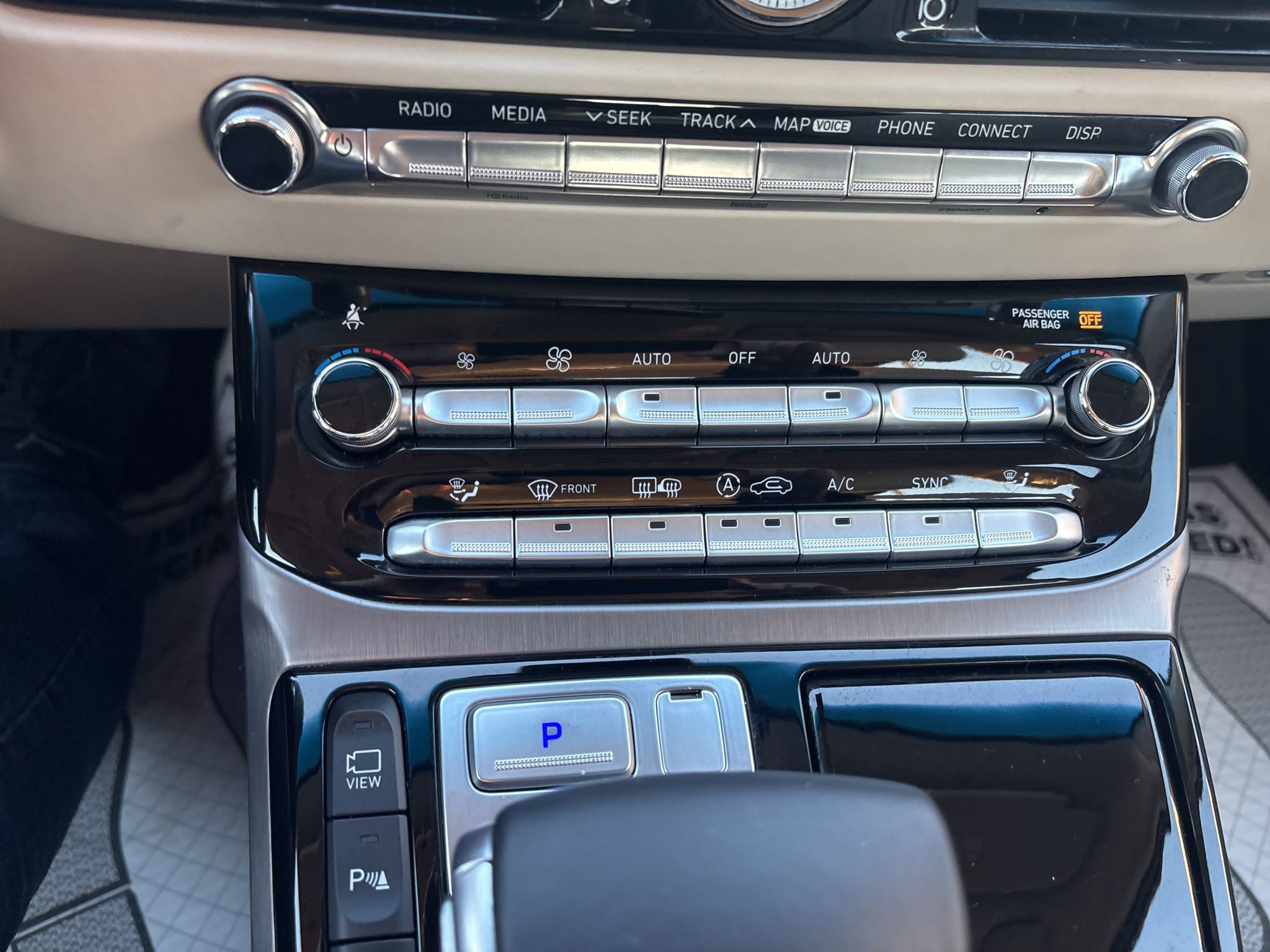 Used 2018 Genesis G90 3.3T Premium image 31