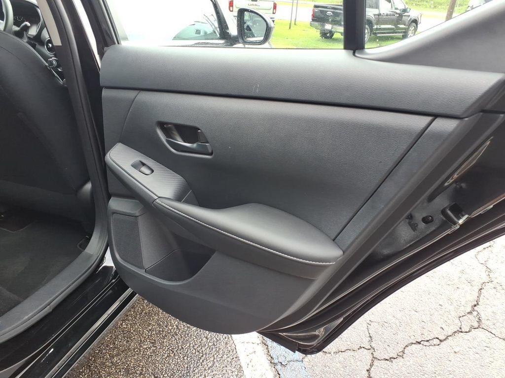 Used 2025 Nissan Sentra S FWD image 13