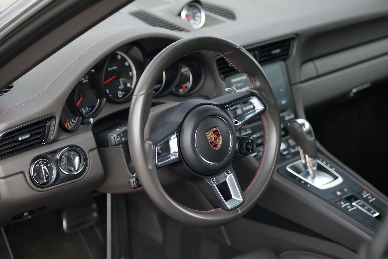 Used 2019 Porsche 911 Turbo AWD/4WD image 13