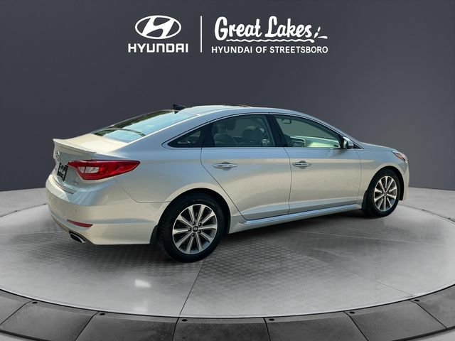 Used 2016 Hyundai Sonata Limited w/ Option Group 05 FWD image 5