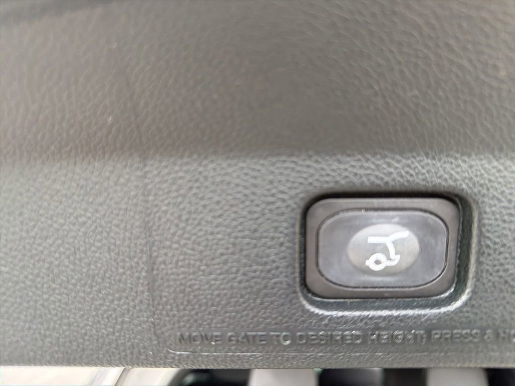 Used 2018 Ford Explorer Limited FWD image 12