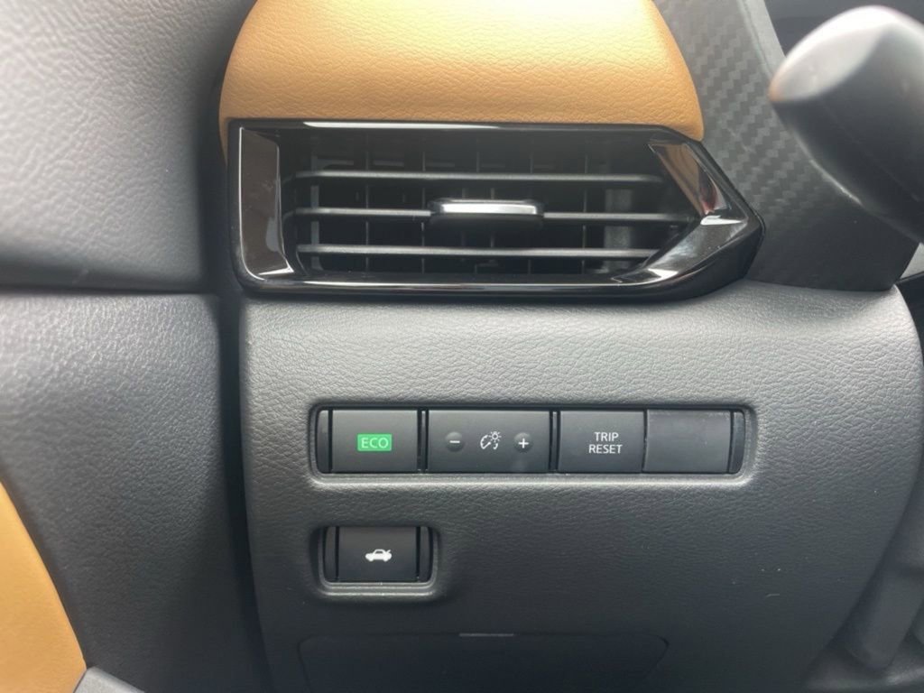 Used 2024 Nissan Sentra SV w/ SV Premium Package image 25