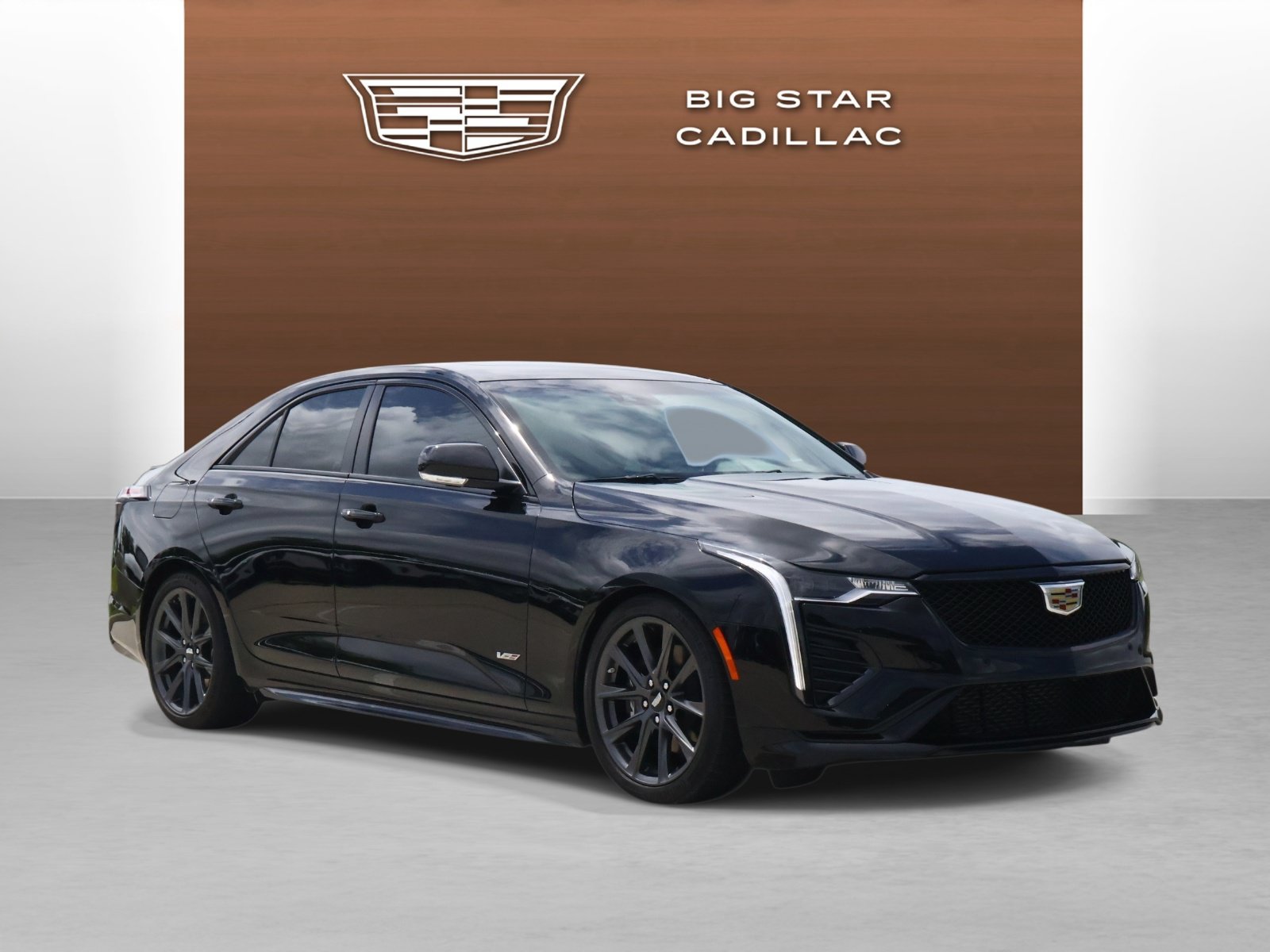 Used 2025 Cadillac CT4 V RWD image 7