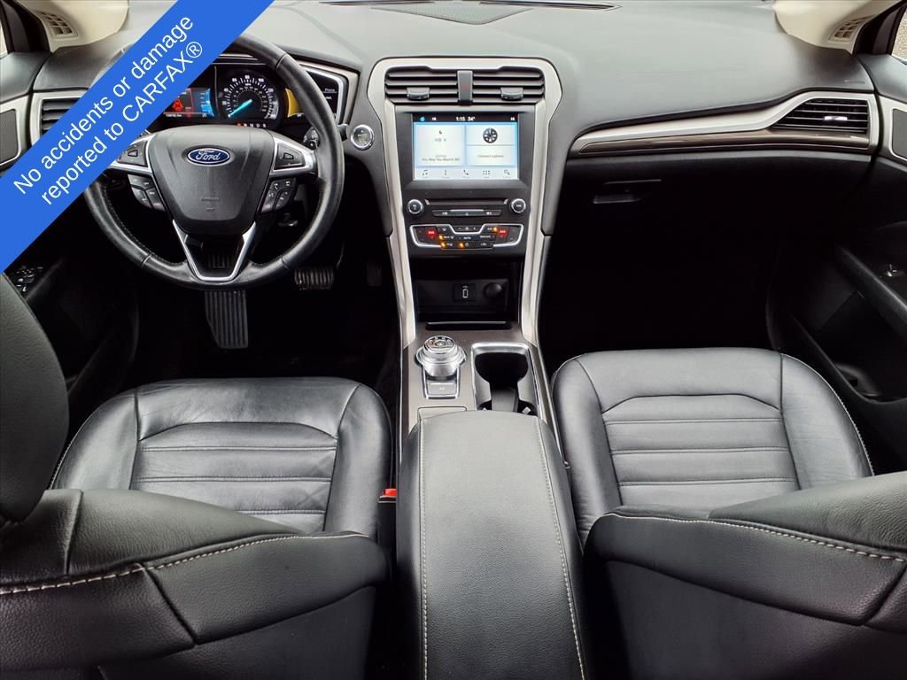 Used 2017 Ford Fusion SE w/ Fusion SE Technology Package image 12