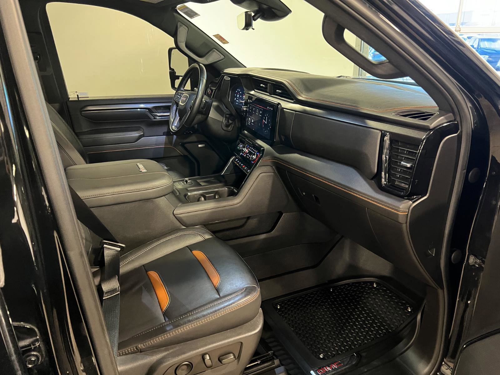 Used 2024 GMC Sierra 2500 AT4 w/ AT4 Premium Plus Package image 39