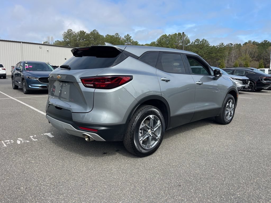 Used 2025 Chevrolet Blazer LT AWD/4WD image 9