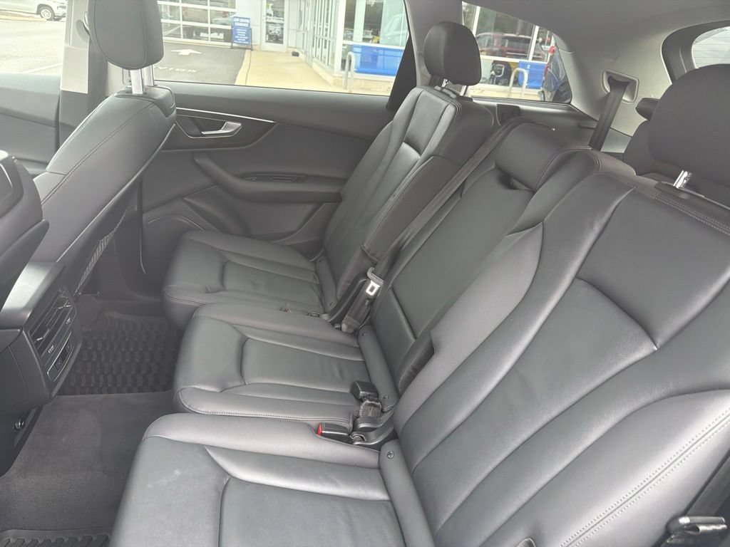 Used 2023 Audi Q7 3.0T Premium w/ Convenience Package AWD/4WD image 14