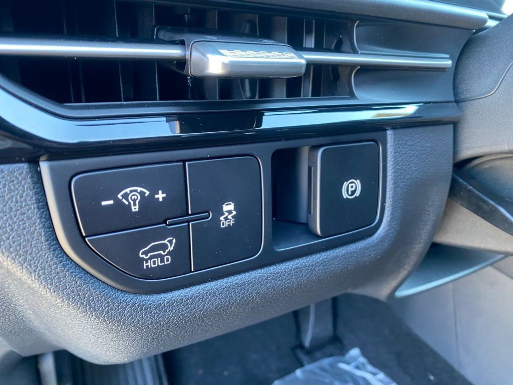 New 2026 Kia Sportage X-Line w/ X-Line Technology Package AWD/4WD image 17